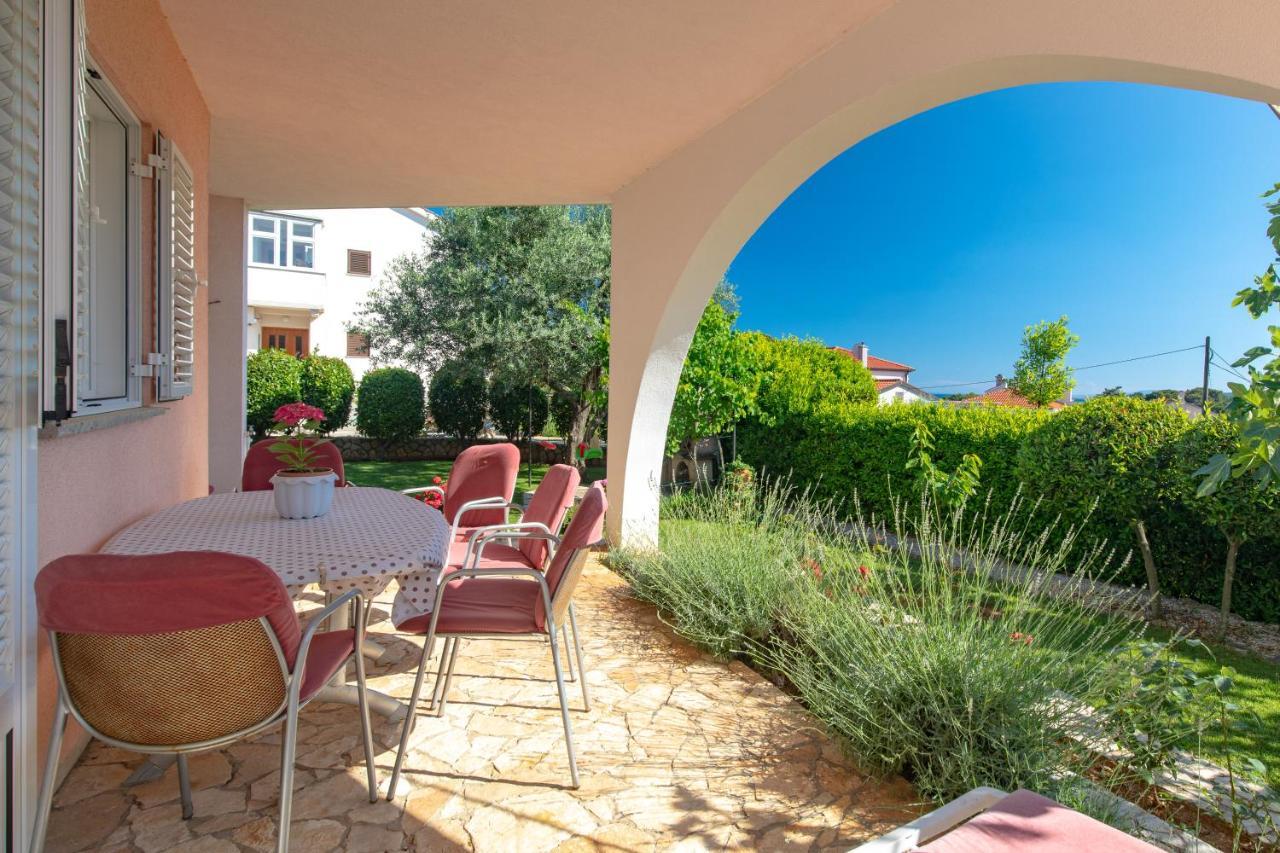 Apartment Lavanda With Beautiful Garden Krk Town Luaran gambar