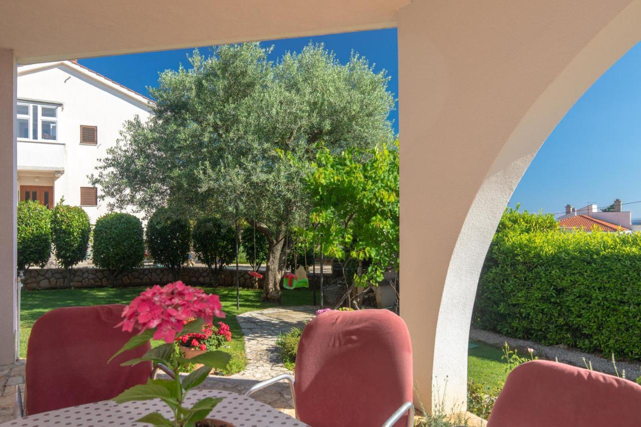 Apartment Lavanda With Beautiful Garden Krk Town Luaran gambar