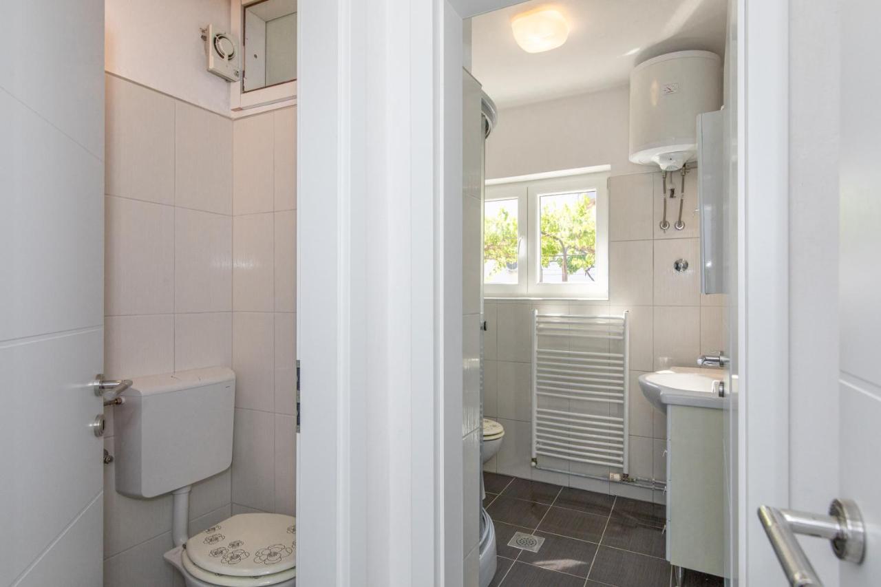 Apartment Lavanda With Beautiful Garden Krk Town Luaran gambar